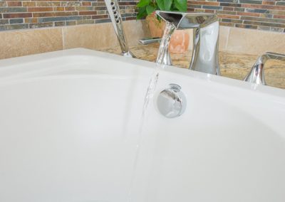 Bath Tub Faucet Traditional Style